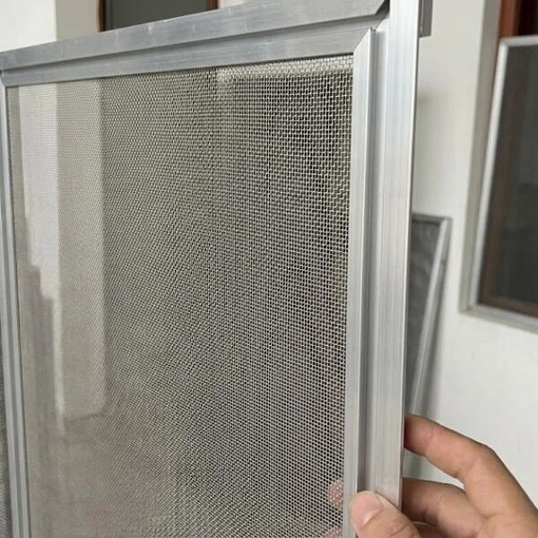Lưới chống muỗi inox là gì? Ưu điểm và cách chọn đúng