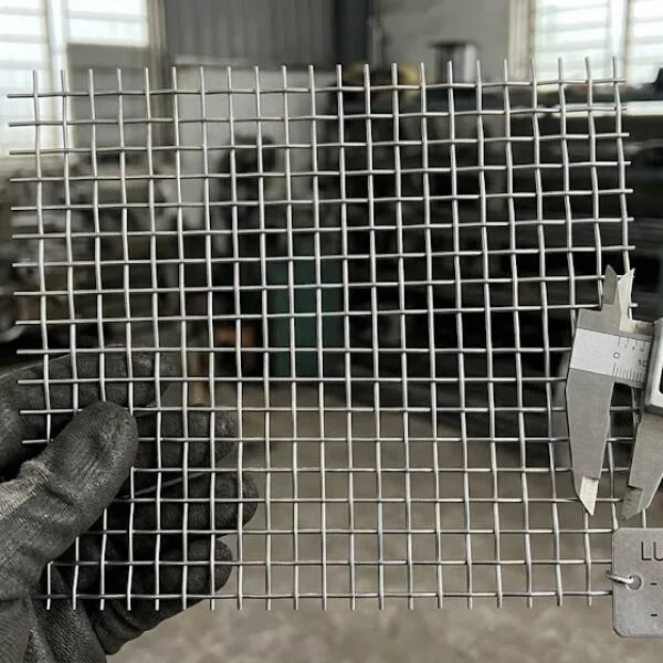 Lưới inox 304 dây 0.8 ô 12x12 là gì? Đặc điểm và cách chọn đúng