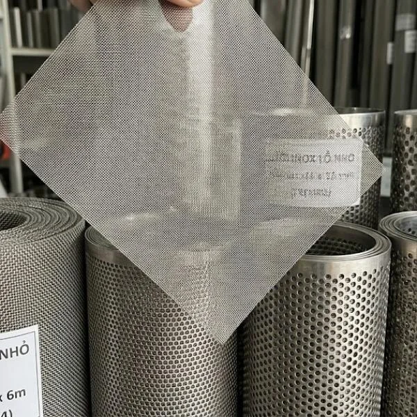 Lưới inox lỗ nhỏ là gì? Đặc điểm, ứng dụng và cách chọn chuẩn