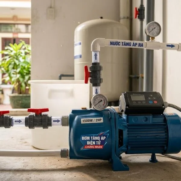 Máy bơm tăng áp 1500W là gì? Thông số, ứng dụng và cách chọn
