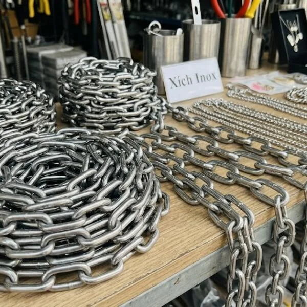 Trọng lượng xích inox theo mét là gì? Bảng tra chi tiết và cách tính