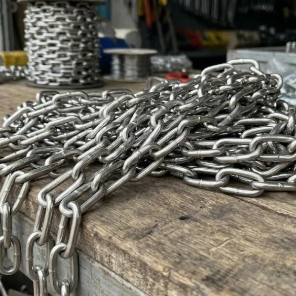 Xích inox phi 6 là gì? Thông số, ứng dụng và bảng giá