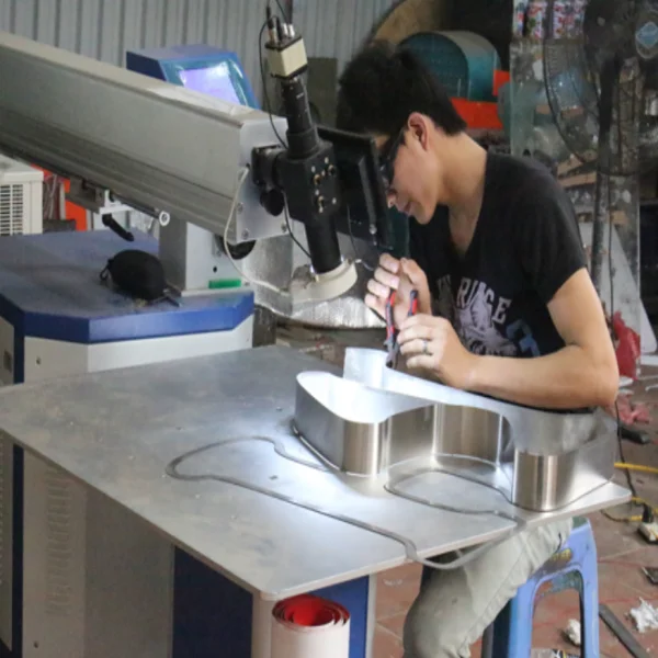 Hàn chữ inox
