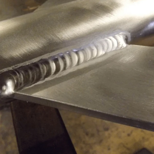 Inox hàn vào sắt được không ?