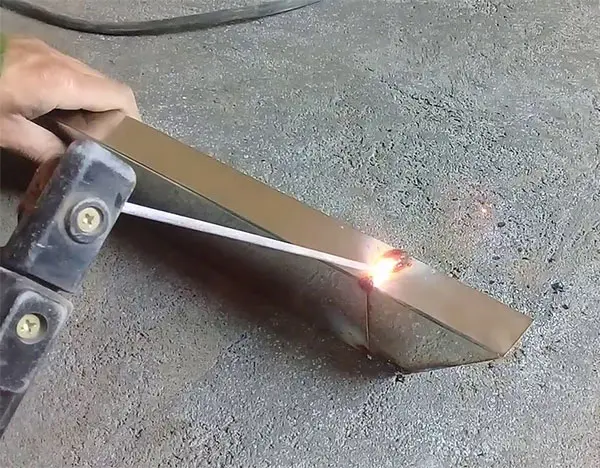 hàn inox bằng máy hàn que