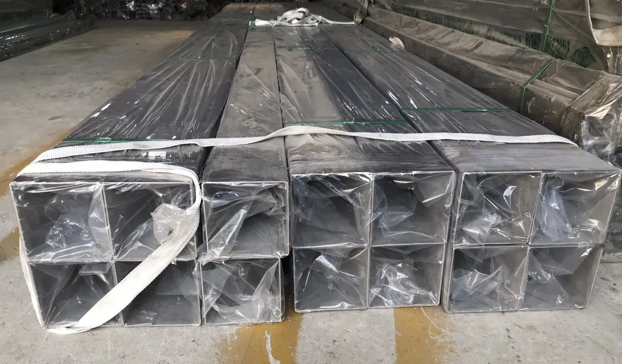 hộp inox 100x100 1